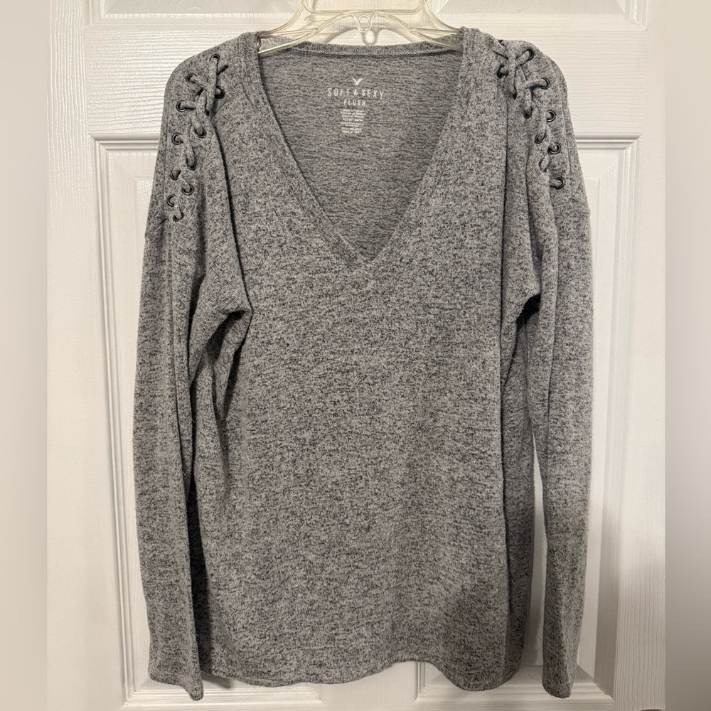 American Eagle Outfitters Soft & Sexy Plush Gray Top. Size XS